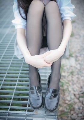 出轨的同学会在线观看_短视频完整无删减版